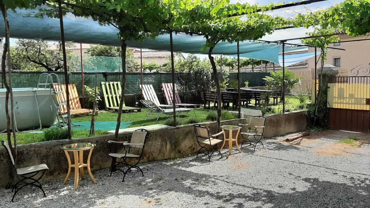 Residence Muzica Bed And Breakfast Komen Luaran gambar