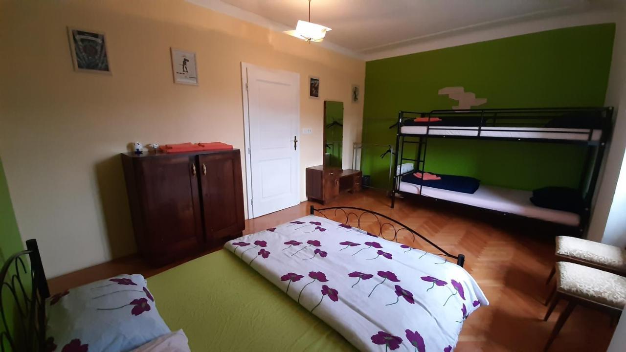 Residence Muzica Bed And Breakfast Komen Luaran gambar