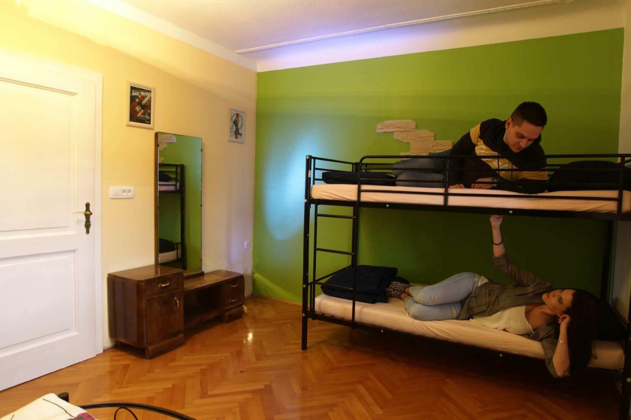Residence Muzica Bed And Breakfast Komen Luaran gambar