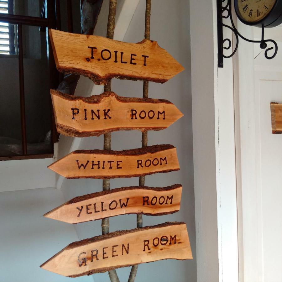 Residence Muzica Bed And Breakfast Komen Luaran gambar